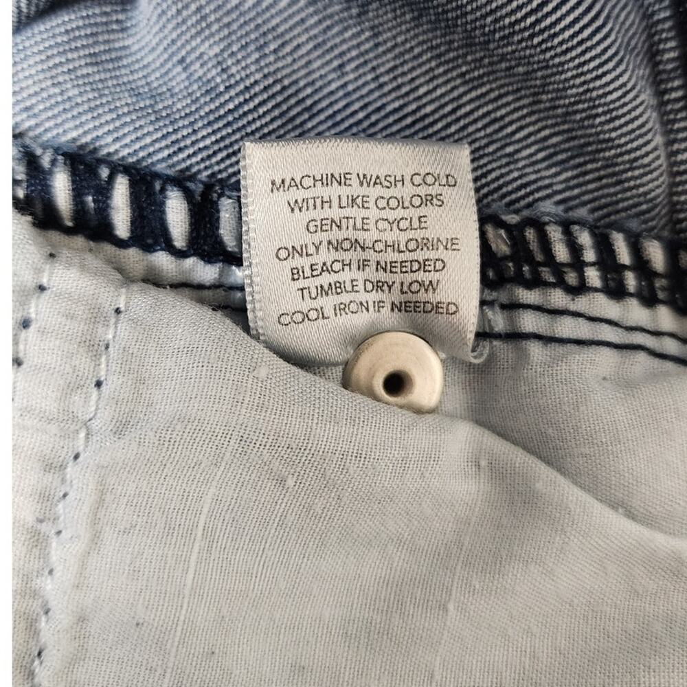 CJ Banks Classic Fit Capri Jeans featuring a star pattern Women's Size 6 - Picture 10 of 10